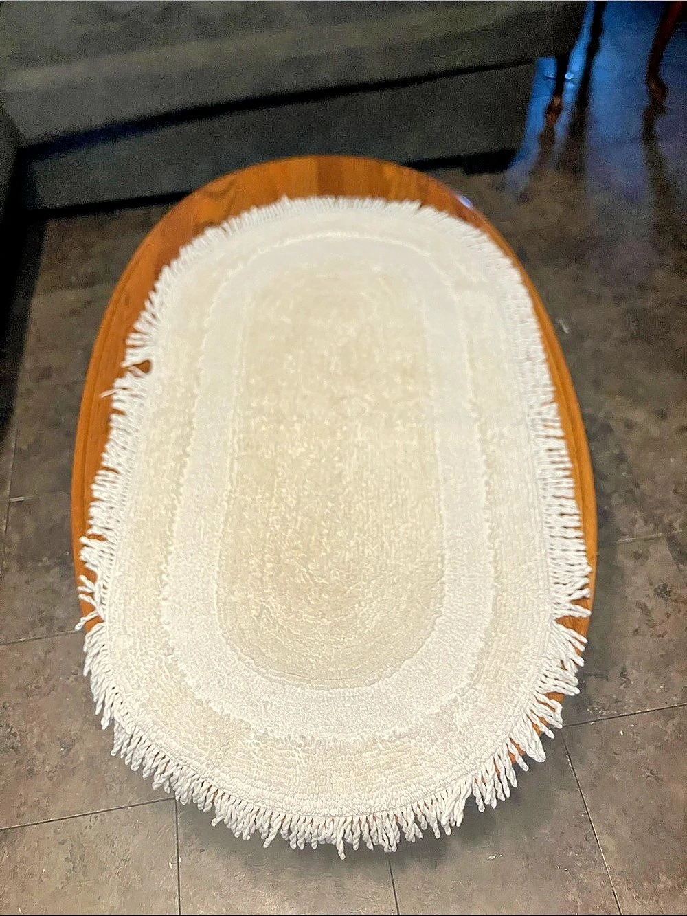 Oval White Fringe Bath Mat